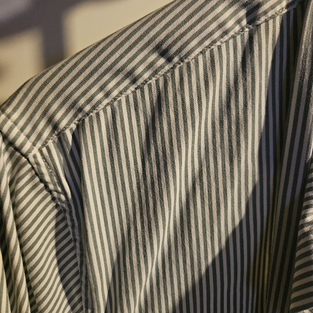 Bonobos Tech Short Sleeve - Picture 3 of 3